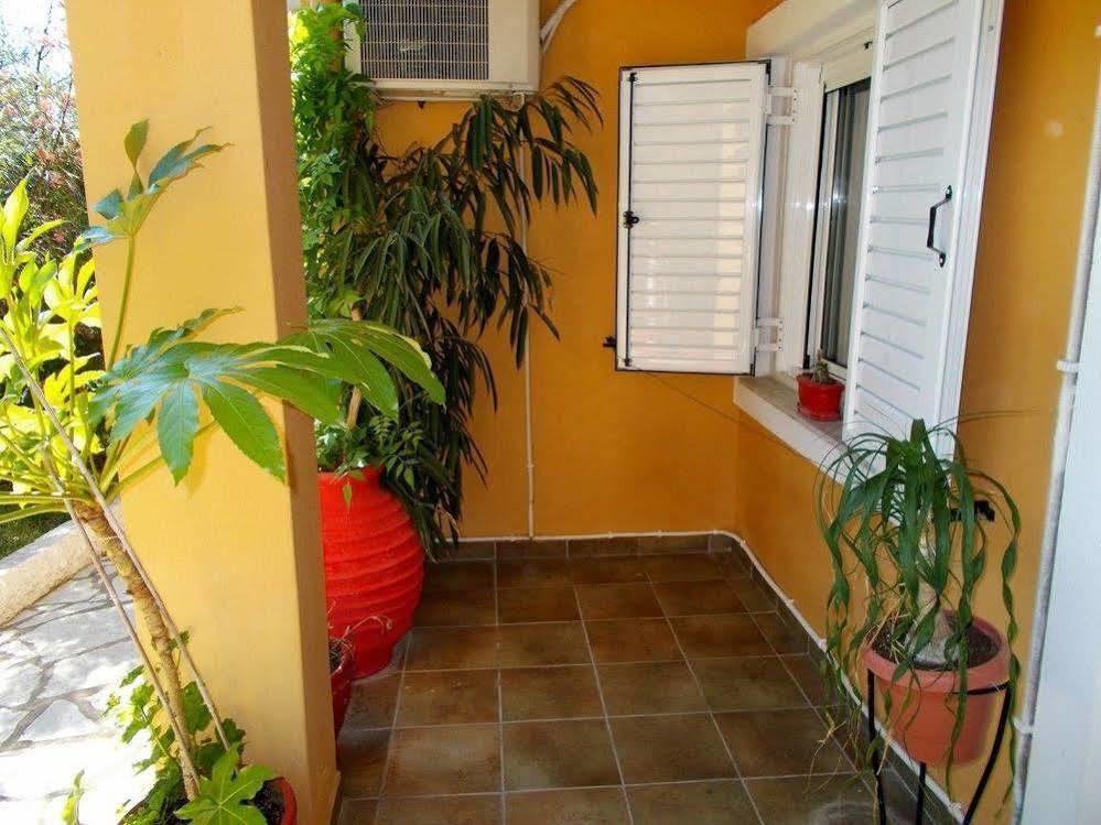 Отель Aleka'S House Никиана Экстерьер фото