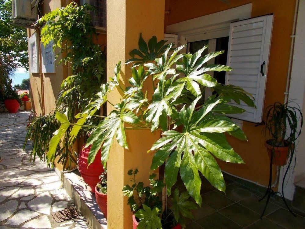 Отель Aleka'S House Никиана Экстерьер фото